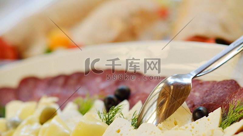 餐饮加盟选址：如何避开潜在风险，找到黄金地段**