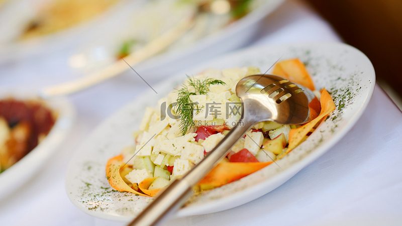 坚果炒货原料采购，揭秘定制化标准的背后
